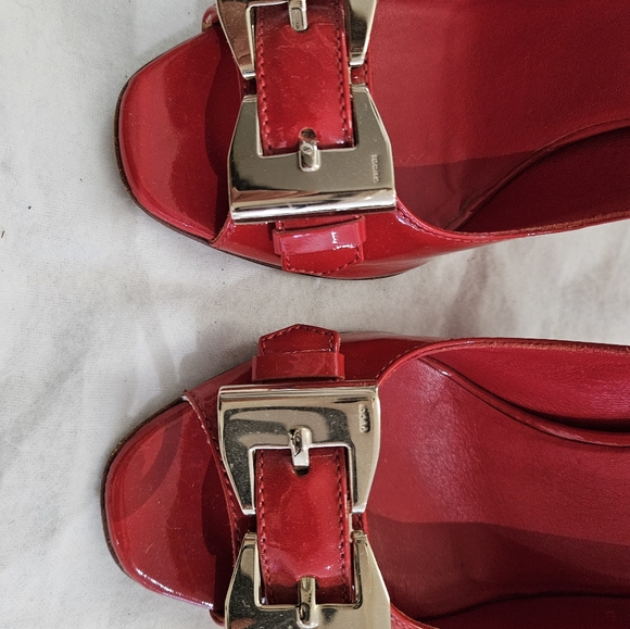 Authentic Gucci Red Patent Leather Peep Toe Pumps 5.5 B - Picture 14 of 16